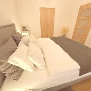 https://trio-apartments.ostravahotels.net