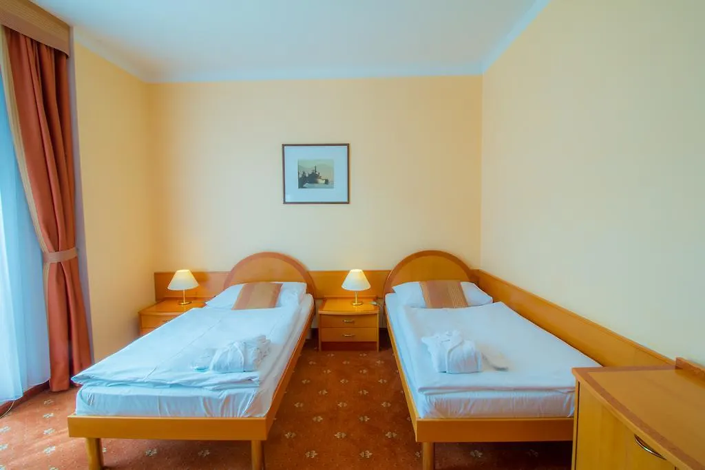 Hotel Ensana Hvězda - Imperiál - Neapol Mariánské Lázně 4*,